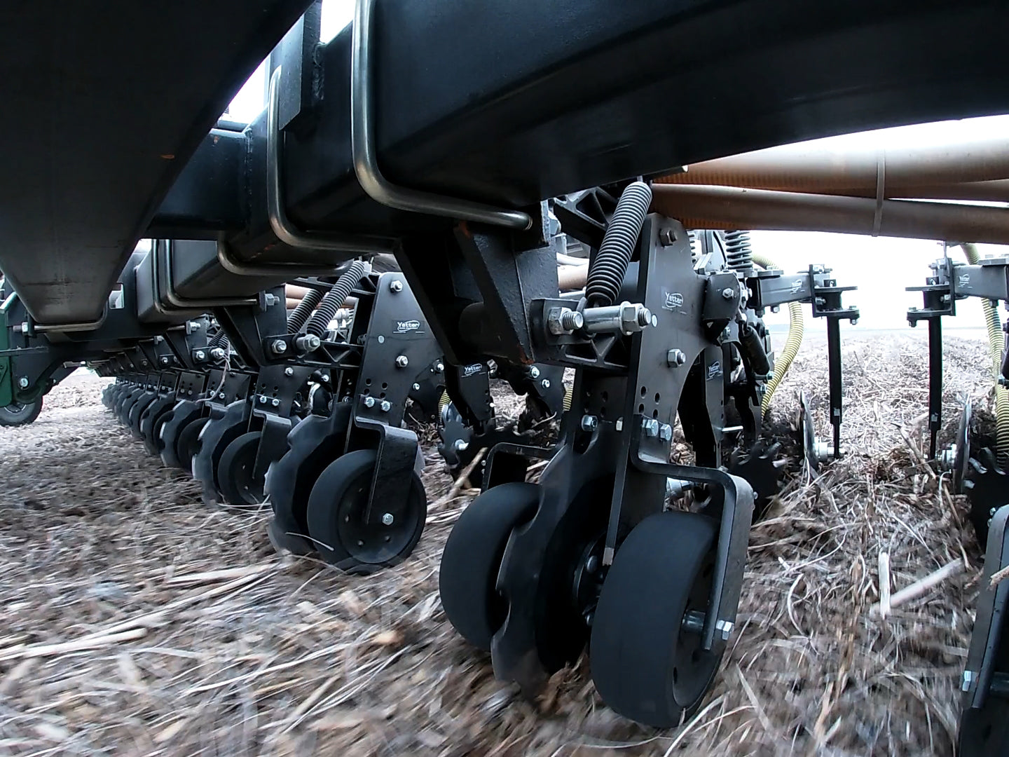 YETTER 2984 MAVERICK™ HR PLUS®